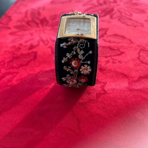 Unique Rare Ladies Watch - Picture 2 of 4